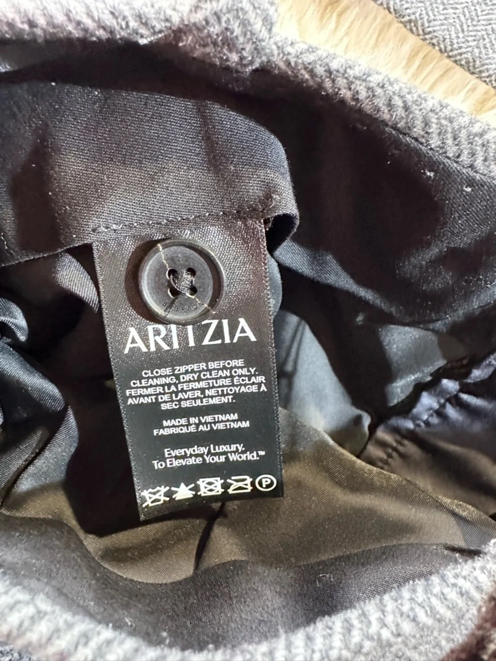 Aritzia Babaton Standout Blazer Suit Set – Blazer & Skirt | Size 4/2 | NWT - Picture 9 of 13